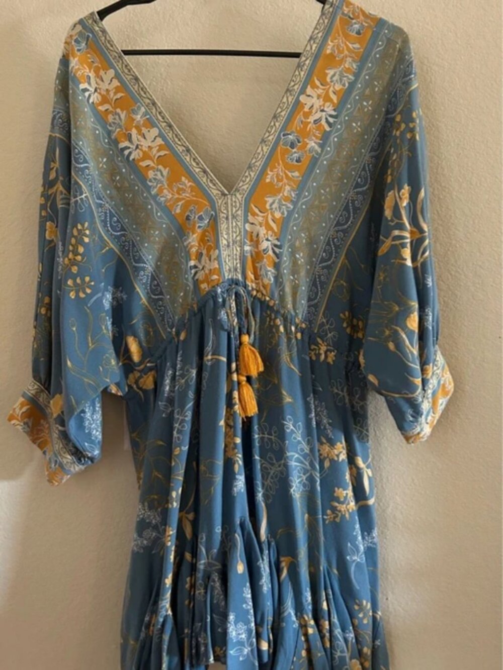 Aakaa Dress - Medium - Picture 2 of 5